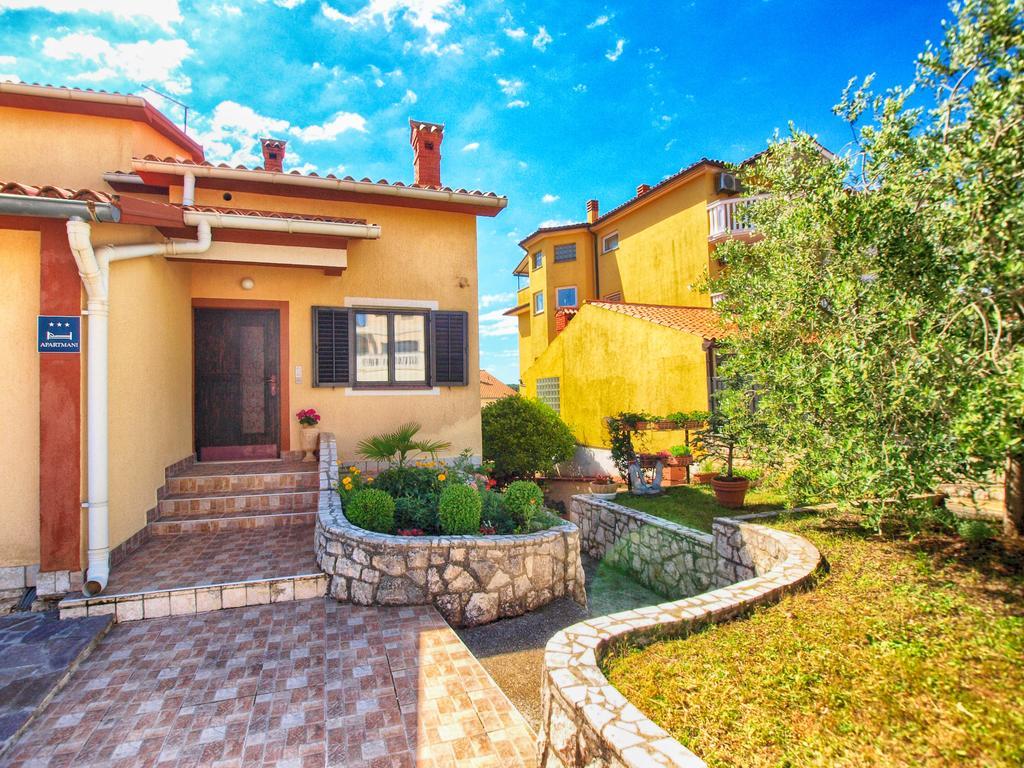Apartments Antica Pula Exterior photo